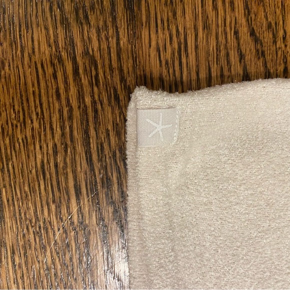 BAREFOOT DREAMS NWT! Cozychic Ultra Lite Tie Front Top Sweater Sand Dune 1X HTF! - Picture 13 of 13